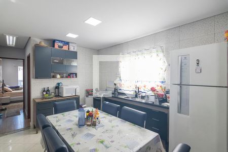 Apartamento à venda com 194m², 2 quartos e 2 vagasCozinha