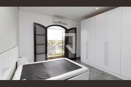 Casa à venda com 210m², 3 quartos e 4 vagasSuíte