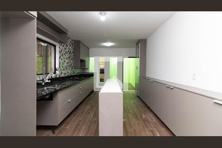 Casa à venda com 210m², 3 quartos e 4 vagasCozinha e Área de Serviço