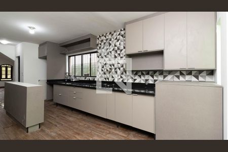 Casa à venda com 210m², 3 quartos e 4 vagasCozinha e Área de Serviço