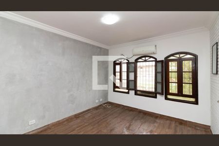 Sala de casa à venda com 3 quartos, 210m² em Vila Mesquita, São Paulo