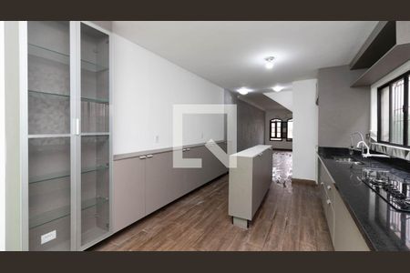 Casa à venda com 210m², 3 quartos e 4 vagasCozinha e Área de Serviço