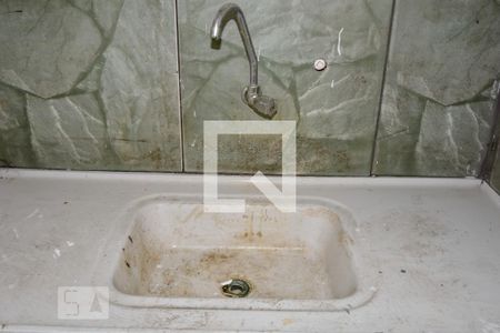 Casa para alugar com 30m², 1 quarto e sem vaga