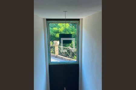 Casa à venda com 3 quartos, 260m² em Matapaca, Niterói