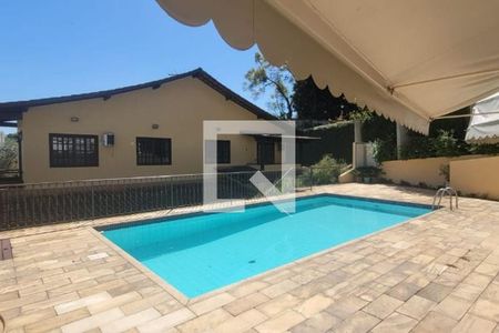 Casa à venda com 244m², 4 quartos e 4 vagas