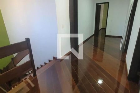 Casa à venda com 244m², 4 quartos e 4 vagas