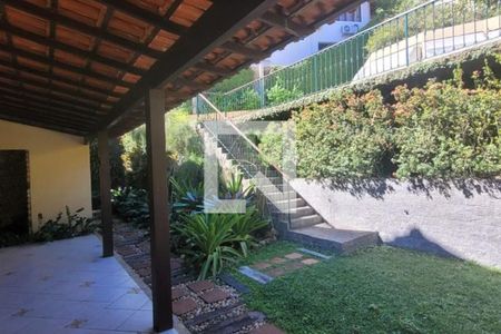 Casa à venda com 244m², 4 quartos e 4 vagas