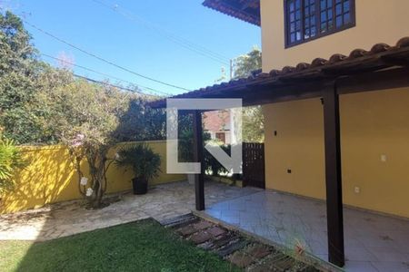 Casa à venda com 244m², 4 quartos e 4 vagas