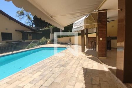 Casa à venda com 244m², 4 quartos e 4 vagas