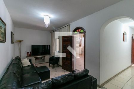Sala de casa à venda com 3 quartos, 200m² em Esplanada, Belo Horizonte