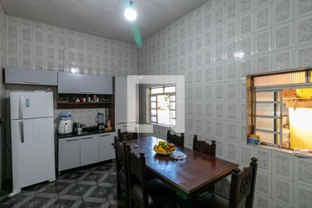 Casa à venda com 200m², 3 quartos e 2 vagas Casa à venda com 200m², 3 quartos e 2 vagasCozinha