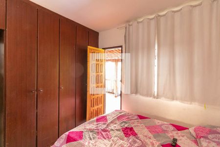 Casa à venda com 200m², 3 quartos e 2 vagas Casa à venda com 200m², 3 quartos e 2 vagasQuarto 2