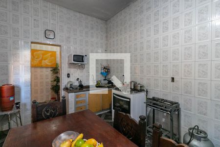 Casa à venda com 200m², 3 quartos e 2 vagas Casa à venda com 200m², 3 quartos e 2 vagasCozinha