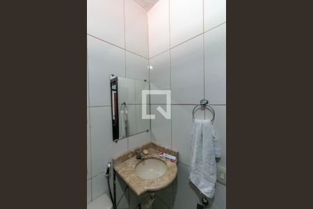 Casa à venda com 200m², 3 quartos e 2 vagas Casa à venda com 200m², 3 quartos e 2 vagasBanheiro