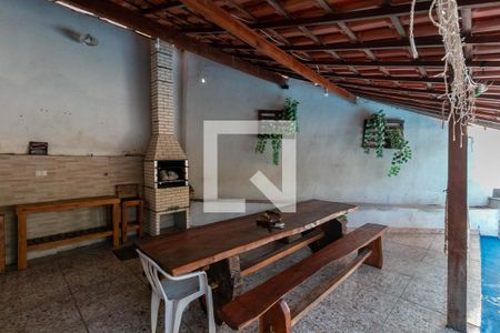 Casa à venda com 200m², 3 quartos e 2 vagas Casa à venda com 200m², 3 quartos e 2 vagasCobertura