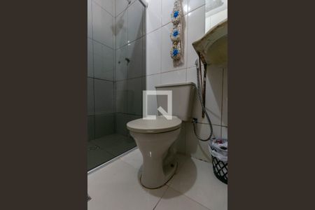 Casa à venda com 200m², 3 quartos e 2 vagas Casa à venda com 200m², 3 quartos e 2 vagasBanheiro