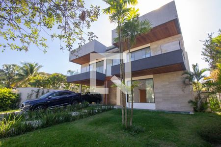 Casa à venda com 860m², 6 quartos e 4 vagasFachada da Casa