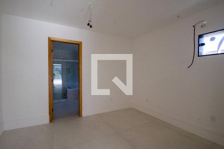 Casa à venda com 860m², 6 quartos e 4 vagasCloset da Suíte 5