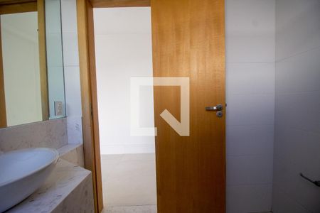 Casa à venda com 860m², 6 quartos e 4 vagasBanheiro da Suíte 4