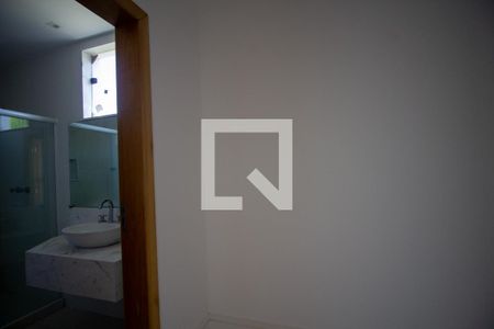 Casa à venda com 860m², 6 quartos e 4 vagasCloset da Suíte 2