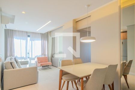 Sala de apartamento à venda com 2 quartos, 65m² em Santana, Porto Alegre