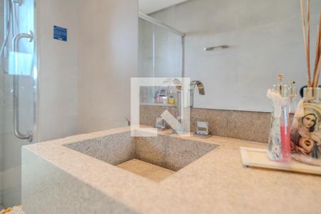 Apartamento à venda com 65m², 2 quartos e 2 vagas Apartamento à venda com 65m², 2 quartos e 2 vagasBanheiro da Suíte