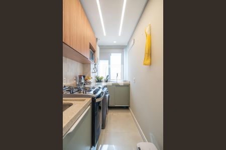 Cozinha e Área de Serviço de apartamento à venda com 2 quartos, 65m² em Santana, Porto Alegre