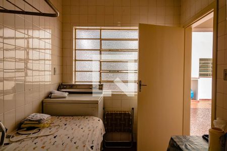 Casa à venda com 320m², 5 quartos e 3 vagas Casa à venda com 320m², 5 quartos e 3 vagasÁrea de Serviço