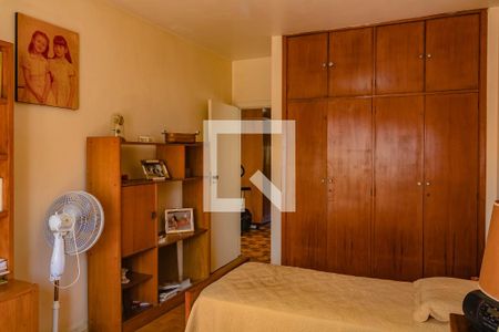 Casa à venda com 320m², 5 quartos e 3 vagas Casa à venda com 320m², 5 quartos e 3 vagasQuarto 5