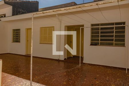 Casa à venda com 320m², 5 quartos e 3 vagas Casa à venda com 320m², 5 quartos e 3 vagasÁrea Externa