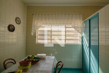 Casa à venda com 320m², 5 quartos e 3 vagas Casa à venda com 320m², 5 quartos e 3 vagasCozinha