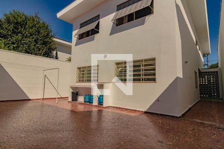 Casa à venda com 320m², 5 quartos e 3 vagas Casa à venda com 320m², 5 quartos e 3 vagasÁrea Externa