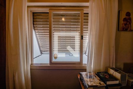 Casa à venda com 320m², 5 quartos e 3 vagas Casa à venda com 320m², 5 quartos e 3 vagasQuarto 2