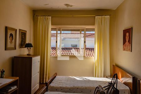 Casa à venda com 320m², 5 quartos e 3 vagas Casa à venda com 320m², 5 quartos e 3 vagasQuarto 4