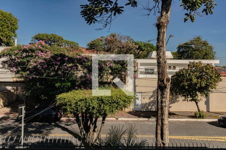 Casa à venda com 320m², 5 quartos e 3 vagas Casa à venda com 320m², 5 quartos e 3 vagasVista