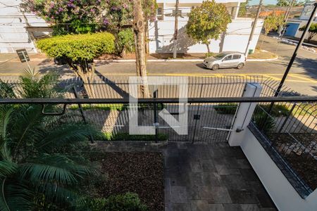 Casa à venda com 320m², 5 quartos e 3 vagas Casa à venda com 320m², 5 quartos e 3 vagasVista