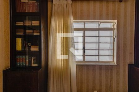 Casa à venda com 320m², 5 quartos e 3 vagas Casa à venda com 320m², 5 quartos e 3 vagasEscritório