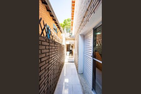 Casa à venda com 145m², 3 quartos e 2 vagas Casa à venda com 145m², 3 quartos e 2 vagasCorredor