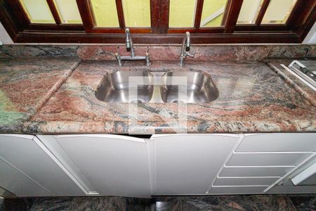 Casa à venda com 300m², 4 quartos e 3 vagasDetalhe - Cozinha