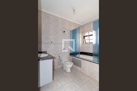 Casa à venda com 300m², 4 quartos e 3 vagasBanheiro - Suíte