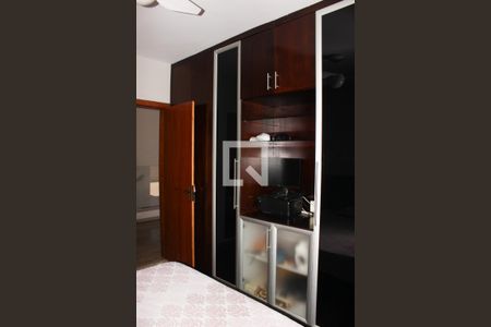 Apartamento à venda com 160m², 4 quartos e 2 vagas Apartamento à venda com 160m², 4 quartos e 2 vagasSuíte