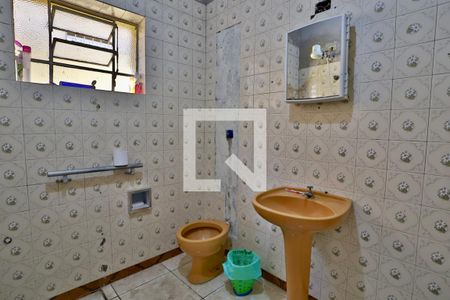 Casa à venda com 150m², 4 quartos e 2 vagasBanheiro 2