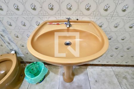 Casa à venda com 150m², 4 quartos e 2 vagasBanheiro 2