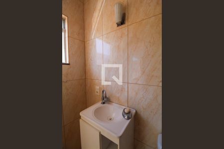 Casa à venda com 270m², 5 quartos e 3 vagas Casa à venda com 270m², 5 quartos e 3 vagasBanheiro Suíte Externa