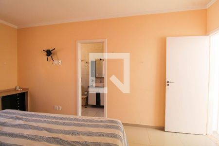 Casa à venda com 270m², 5 quartos e 3 vagas Casa à venda com 270m², 5 quartos e 3 vagasQuarto 4 - Suíte