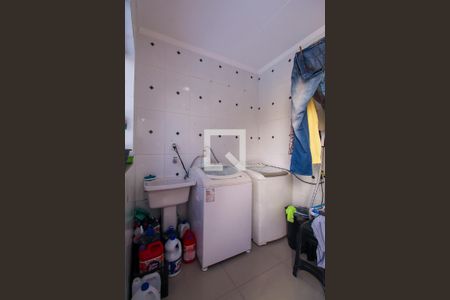 Casa à venda com 270m², 5 quartos e 3 vagas Casa à venda com 270m², 5 quartos e 3 vagasÁrea de Serviço