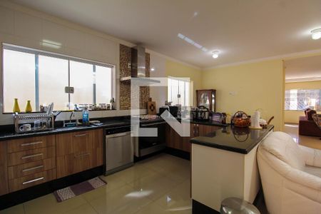 Casa à venda com 270m², 5 quartos e 3 vagas Casa à venda com 270m², 5 quartos e 3 vagasCozinha