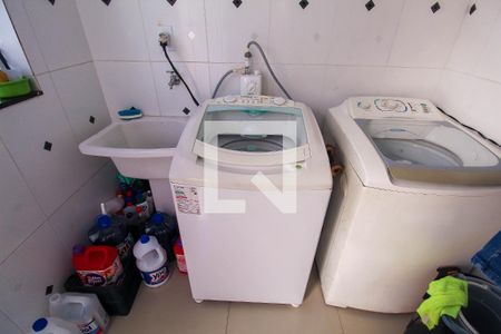 Casa à venda com 270m², 5 quartos e 3 vagas Casa à venda com 270m², 5 quartos e 3 vagasÁrea de Serviço