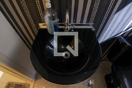 Casa à venda com 270m², 5 quartos e 3 vagas Casa à venda com 270m², 5 quartos e 3 vagasLavabo