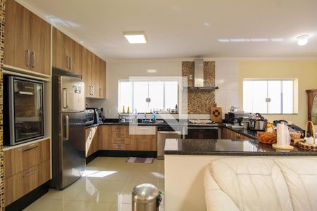 Casa à venda com 270m², 5 quartos e 3 vagas Casa à venda com 270m², 5 quartos e 3 vagasCozinha